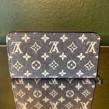 Load image into Gallery viewer, Louis Vuitton Bundle: Monogram Jacquard Denim Speedy 25  Bandouliere and Zippy Wallet
