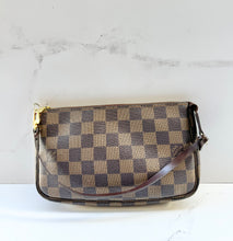 Load image into Gallery viewer, PRELOVED Louis Vuitton Pochette Accessories Damier Ebene
