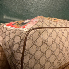 Load image into Gallery viewer, Gucci Supreme GG Canvas Courrier Soft Tote
