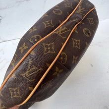 Load image into Gallery viewer, Louis Vuitton Monogram Croissant GM
