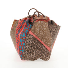 Load image into Gallery viewer, HERMES Silk Barenia Carre en Cravates Fourbi 25
