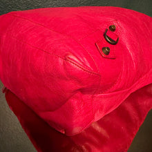 Load image into Gallery viewer, Balenciaga Day Hobo Agneau Classic Hardware Rose Thulian
