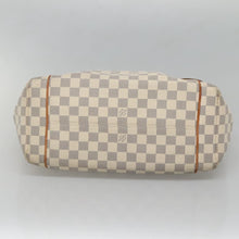 Load image into Gallery viewer, PRELOVED Louis Vuitton Damier Azur Totally MM
