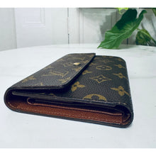 Load image into Gallery viewer, Louis Vuitton Porte Tresor Etui Papiers Trifold Wallet
