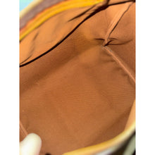 Load image into Gallery viewer, Louis Vuitton 2002 Monogram Speedy 30
