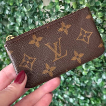 Load image into Gallery viewer, Louis Vuitton Monogram Key Pouch SD0241
