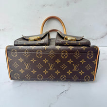 Load image into Gallery viewer, Louis Vuitton Monogram Manhattan PM
