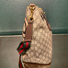 Load image into Gallery viewer, Gucci Supreme GG Canvas Courrier Soft Tote
