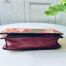 Load image into Gallery viewer, Gucci Supreme Monogram Blooms Chain Wallet
