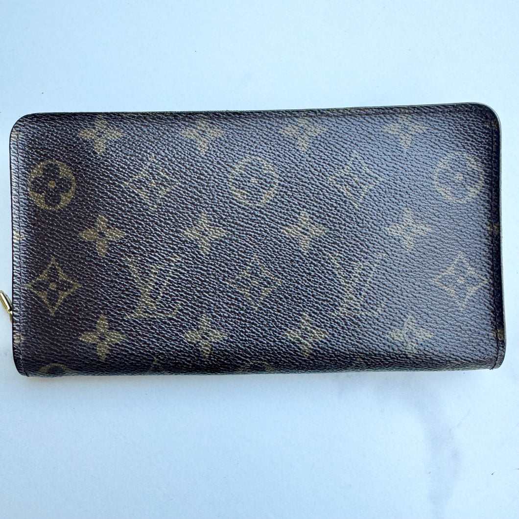Louis Vuitton Monogram Zippy Wallet CA0050