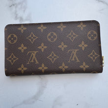 Load image into Gallery viewer, Louis Vuitton Monogram Zippy Wallet
