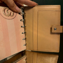 Load image into Gallery viewer, GUCCI Small Ring Agenda
