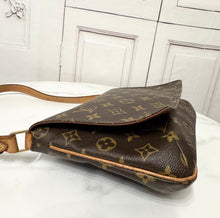 Load image into Gallery viewer, PRELOVED Louis Vuitton Musette Tango
