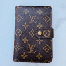 Load image into Gallery viewer, Louis Vuitton Monogram Porte Papier Zippe Wallet
