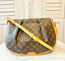 Load image into Gallery viewer, PRELOVED Louis Vuitton Monogram Menilmontant MM
