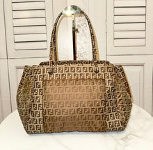 Load image into Gallery viewer, PRELOVED FENDI Zucchino Puffer Bag
