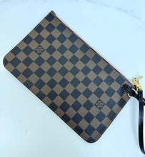 Load image into Gallery viewer, PRELOVED Louis Vuitton Damier Ebene Neverfull MM with Pouch
