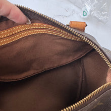 Load image into Gallery viewer, Louis Vuitton Monogram Speedy 25

