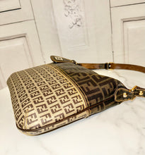 Load image into Gallery viewer, PRELOVED FENDI Mixed Media Shoulder Bag
