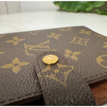 Load image into Gallery viewer, Louis Vuitton Small Ring Agenda

