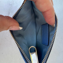 Load image into Gallery viewer, Brand New Gucci Supreme Canvas Card Holder
