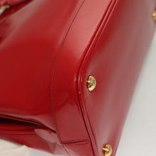 Load image into Gallery viewer, Prada Saffiano Vernice Medium Promenade Tote Rosso
