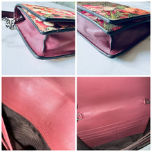 Load image into Gallery viewer, Gucci Supreme Monogram Blooms Chain Wallet
