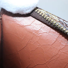 Load image into Gallery viewer, Louis Vuitton Toiletry Pouch 26
