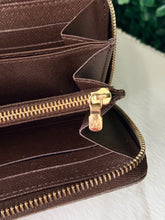 Load image into Gallery viewer, Louis Vuitton Damier Ebene Zippy Wallet
