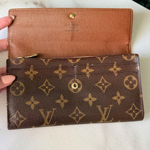 Load image into Gallery viewer, Louis Vuitton Sarah Wallet
