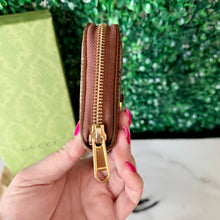 Load image into Gallery viewer, Gucci Horsebit 1955 Zip Around Wallet
