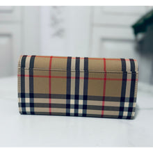 Load image into Gallery viewer, BRAND NEW Burberry Wallet
