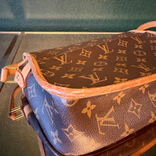 Load image into Gallery viewer, Louis Vuitton Monogram Sologne

