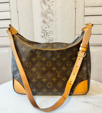 Load image into Gallery viewer, PRELOVED Louis Vuitton Boulogne 30
