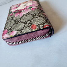 Load image into Gallery viewer, Gucci GG Supreme Monogram Blooms Bundle: Mini Boston and Compact Zip Wallet
