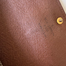 Load image into Gallery viewer, ✨💎Two Piece Thursday Bundle💎✨Louis Vuitton Monogram Looping GM and Sarah Wallet
