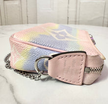 Load image into Gallery viewer, PRELOVED Louis Vuitton Escale Mini Pochette Accessories
