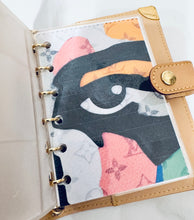 Load image into Gallery viewer, PRELOVED Louis Vuitton Takashi Murakami Monogram Multicolor Blanc Small Ring Agenda
