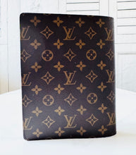 Load image into Gallery viewer, PRELOVED Louis Vuitton Monogram Desk Agenda
