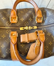 Load image into Gallery viewer, PRELOVED Louis Vuitton Keepall 45
