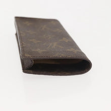 Load image into Gallery viewer, Louis Vuitton Monogram Etui a Lunettes Simple Eyeglass Case SN0071
