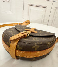 Load image into Gallery viewer, PRELOVED Louis Vuitton Monogram Chantilly PM
