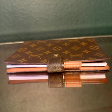 Load image into Gallery viewer, Louis Vuitton Monogram Medium Ring Agenda
