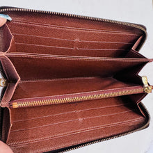 Load image into Gallery viewer, Louis Vuitton Monogram Zippy Wallet

