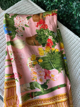 Load image into Gallery viewer, PRELOVED Gucci Silk Square Scarf
