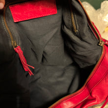 Load image into Gallery viewer, Balenciaga Day Hobo Agneau Classic Hardware Rose Thulian

