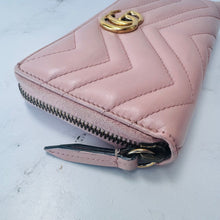 Load image into Gallery viewer, Gucci Calfskin Matelasse GG Marmont Zip Wallet
