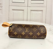 Load image into Gallery viewer, PRELOVED Louis Vuitton Trousse Ronde
