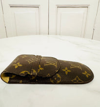 Load image into Gallery viewer, PRELOVED Louis Vuitton Monogram Etui a Lunettes Rabat Sunnies/ Eyeglass Case
