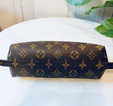 Load image into Gallery viewer, Louis Vuitton Trousse Demi Ronde Cosmetic Bag
